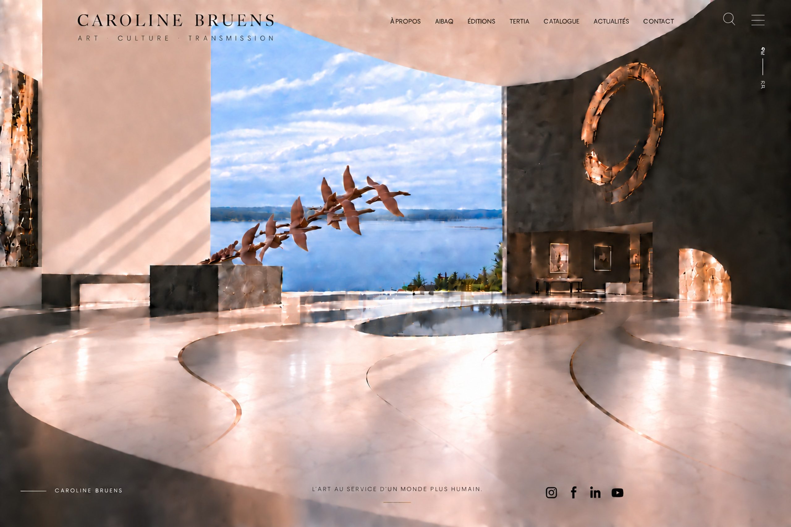 Galerie lumineuse ouverte sur le Saint-Laurent, sculpture d'outardes sur un socle de marbre et cercle doré sur un mur noir.
